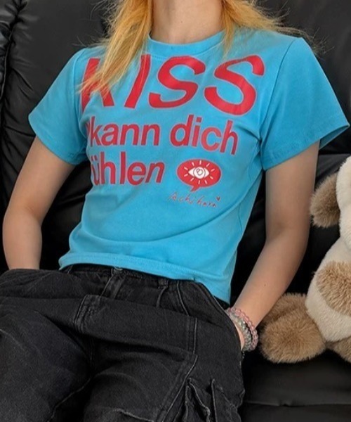 Vipoa(ヴィポア)の「KISS LOGOグラフィックTシャツ(Tシャツ/カットソー・レディース・ブルー/ホワイト・FREE)」の20枚目の写真
