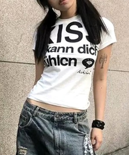 Vipoa(ヴィポア)の「KISS LOGOグラフィックTシャツ(Tシャツ/カットソー・レディース・ブルー/ホワイト・FREE)」の3枚目の写真