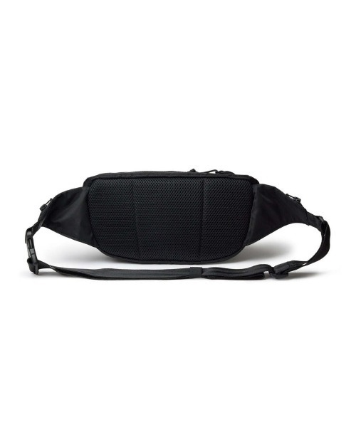 NEW ERA（ニューエラ）の「NEW ERA EXPLORER WAIST BAG N（ニューエラ エクスプローラー ウエスト バッグ N）（ショルダーバッグ・メンズ・ブラック・ONE SIZE）」の2枚目の写真