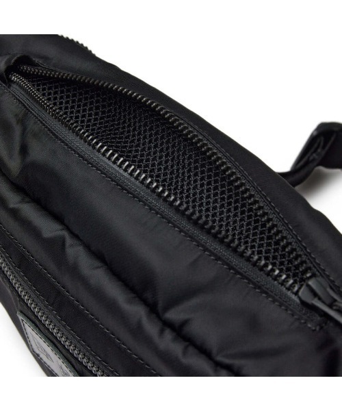 NEW ERA（ニューエラ）の「NEW ERA EXPLORER WAIST BAG N（ニューエラ エクスプローラー ウエスト バッグ N）（ショルダーバッグ・メンズ・ブラック・ONE SIZE）」の7枚目の写真