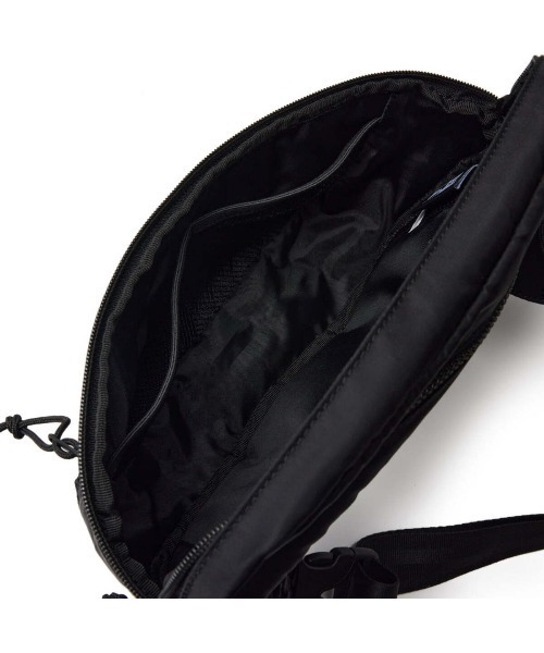 NEW ERA（ニューエラ）の「NEW ERA EXPLORER WAIST BAG N（ニューエラ エクスプローラー ウエスト バッグ N）（ショルダーバッグ・メンズ・ブラック・ONE SIZE）」の8枚目の写真