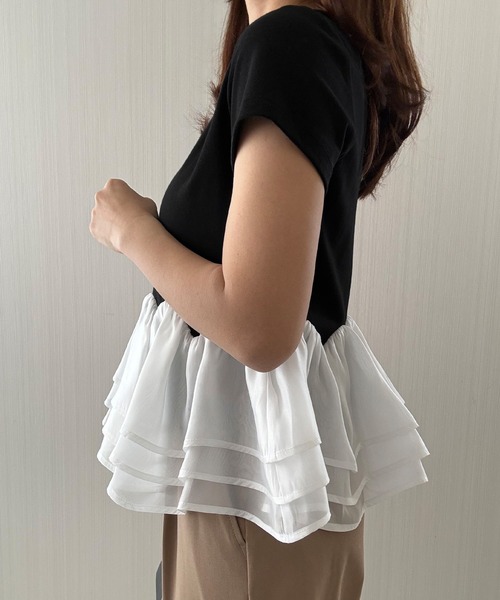 junoah(ジュノア)の「シアーフリルドッキングカットトップス(シャツ/ブラウス・レディース・ホワイト/ピンクベージュ/ブラック・SMALL/LARGE/MEDIUM)」の6枚目の写真