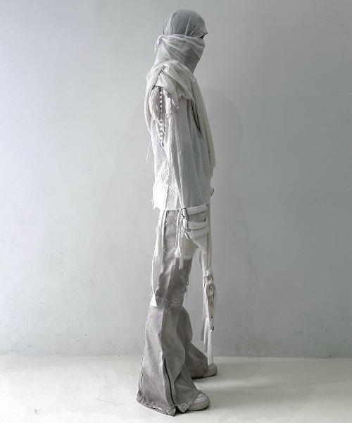 YIKAI LABORATORY（イカイラボラトリー）の「【YIKAI LABORATORY】inn3er radiance denim  / 【イカイラボラトリー】フェイクファーポケットダメージフレアデニムパンツ（デニムパンツ・メンズ・ホワイト・01/02）」の13枚目の写真