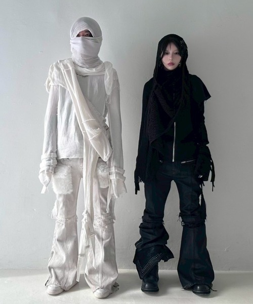 YIKAI LABORATORY（イカイラボラトリー）の「【YIKAI LABORATORY】inn3er radiance denim  / 【イカイラボラトリー】フェイクファーポケットダメージフレアデニムパンツ（デニムパンツ・メンズ・ホワイト・01/02）」の4枚目の写真