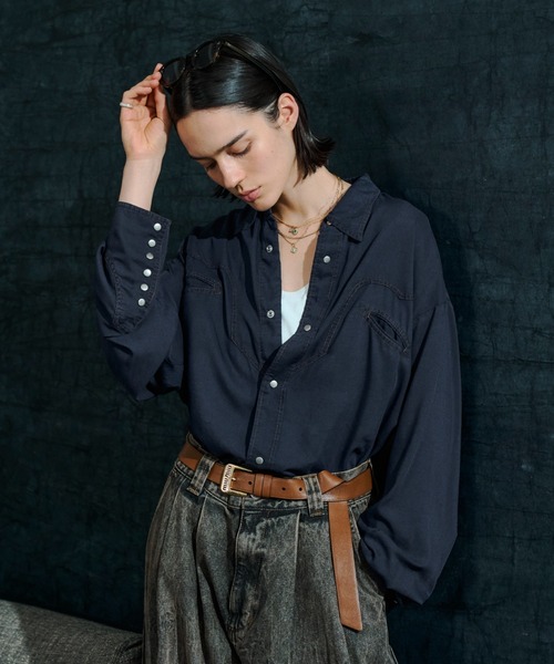 soerte(ソエルテ)の「Sheer Denim Western Shirt / シアーデニムウエスタンシャツ(シャツ/ブラウス・メンズ・ネイビー/ブルー・3/1/2)」の8枚目の写真