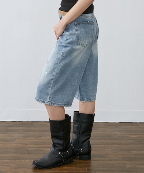 Rohwel(ローウェル)の「Classic Bermuda Denim Shorts / クラシックバミューダショートデニム(デニムパンツ・レディース・ライトブルー・MEDIUM/SMALL)」の4枚目の写真