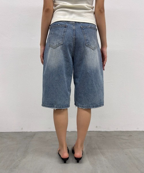 Rohwel(ローウェル)の「Classic Bermuda Denim Shorts / クラシックバミューダショートデニム(デニムパンツ・レディース・ライトブルー・MEDIUM/SMALL)」の13枚目の写真
