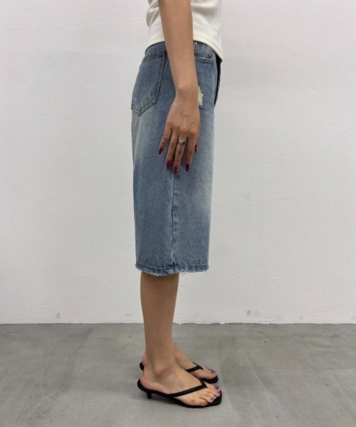 Rohwel(ローウェル)の「Classic Bermuda Denim Shorts / クラシックバミューダショートデニム(デニムパンツ・レディース・ライトブルー・MEDIUM/SMALL)」の12枚目の写真