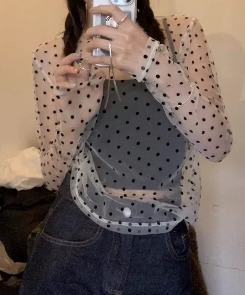 CELENA BEATS(セレナビーツ)の「ドット シアー メッシュ ハイネック カットソー(Tシャツ/カットソー・レディース・ブラック/アイボリー・FREE)」の3枚目の写真