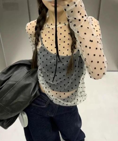 CELENA BEATS(セレナビーツ)の「ドット シアー メッシュ ハイネック カットソー(Tシャツ/カットソー・レディース・ブラック/アイボリー・FREE)」の4枚目の写真