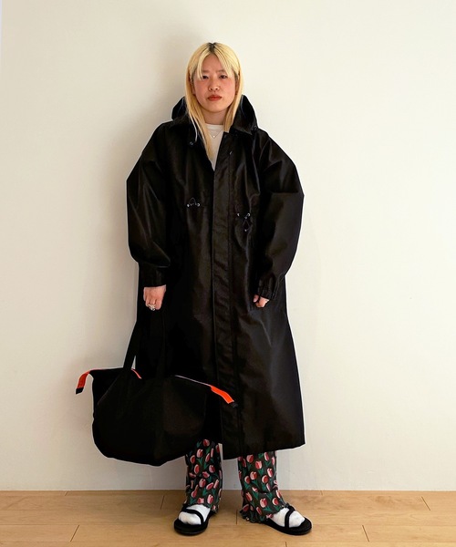 HOLIDAY（ホリデイ）の「TOTE BAG (WATER PROOF) トートバッグウォータープルーフ（トートバッグ・レディース・ブルー/ブラック/オレンジ・ONE SIZE）」の9枚目の写真