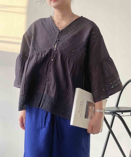 AS KNOW AS plus(アズノゥアズプラス)の「〇5分袖 ふんだんピンタックレースブラウス(シャツ/ブラウス・レディース・チャコールグレー/オフホワイト/ベージュ・FREE)」の12枚目の写真