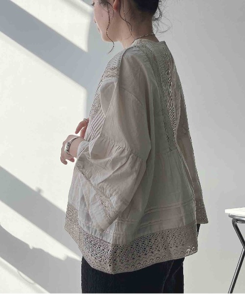 AS KNOW AS plus(アズノゥアズプラス)の「〇5分袖 ふんだんピンタックレースブラウス(シャツ/ブラウス・レディース・チャコールグレー/オフホワイト/ベージュ・FREE)」の22枚目の写真