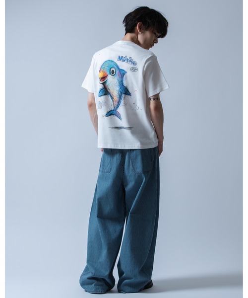 Crownor(クラウノアー)の「ドルフィングラフィック 半袖Tシャツ(Tシャツ/カットソー・メンズ・ホワイト/サックスブルー/ブラック・LARGE/MEDIUM)」の8枚目の写真