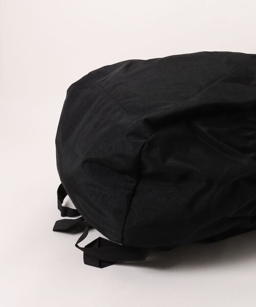 JANSPORT（ジャンスポーツ）の「【JANSPORT】JS0A85NV008 SLOUCH PACK（バックパック/リュック・メンズ・ブラック・F）」の3枚目の写真