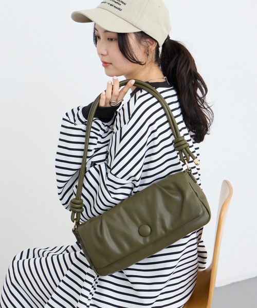 forksy.(フォルクシー)の「【forksy.】パファーショルダーバッグ(ショルダーバッグ・レディース・ブラウン/ブラック/カーキ/ワイン・FREE)」の12枚目の写真