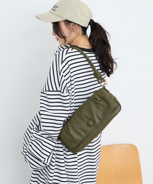 forksy.(フォルクシー)の「【forksy.】パファーショルダーバッグ(ショルダーバッグ・レディース・ブラウン/ブラック/カーキ/ワイン・FREE)」の15枚目の写真