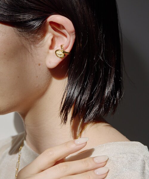 ear PAPILLONNER(イアパピヨネ)の「ポイントカラーイヤーカフ(イヤーカフ・レディース・ゴールド・FREE)」の7枚目の写真