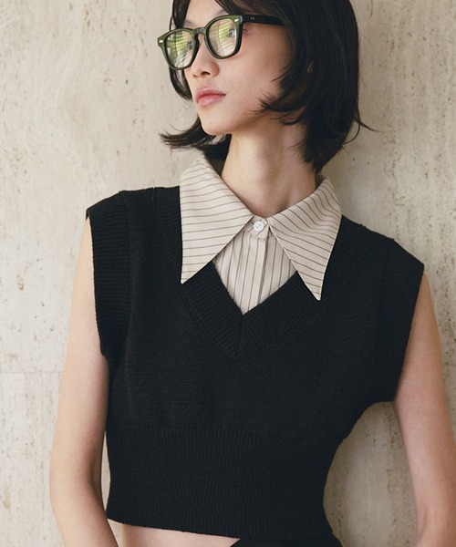 SOEMIN(ソミン)の「Shirt layered knit vest/シャツレイヤードニットベスト(タンクトップ・レディース・ネイビー/ベージュ/ブラック・FREE)」の2枚目の写真