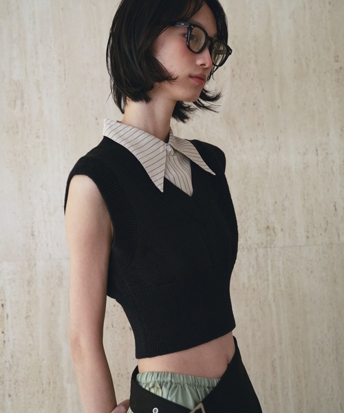 SOEMIN(ソミン)の「Shirt layered knit vest/シャツレイヤードニットベスト(タンクトップ・レディース・ネイビー/ベージュ/ブラック・FREE)」の17枚目の写真