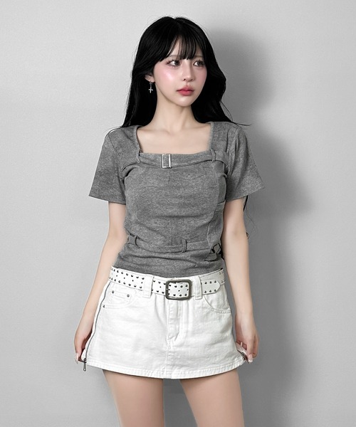 FOLLOWIN(フォロウィン)の「バックルポイントスクエアネック半袖トップス(Tシャツ/カットソー・レディース・ホワイト/グレー・FREE)」の15枚目の写真