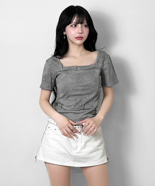 FOLLOWIN(フォロウィン)の「バックルポイントスクエアネック半袖トップス(Tシャツ/カットソー・レディース・ホワイト/グレー・FREE)」の16枚目の写真