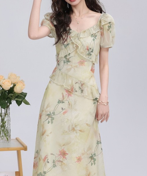 LUCPY(ラクピー)の「シアーフラワーパフスリーブロングワンピース(ワンピース・レディース・アイボリー・X-LARGE/LARGE/MEDIUM/SMALL)」の2枚目の写真
