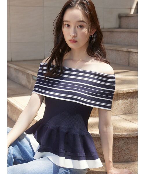 LAGUNAMOON（ラグナムーン）の「ボーダーペプラムオフショルニットプルオーバー 【夏服】（ニット/セーター・レディース・ホワイト/ネイビー・FREE）」の5枚目の写真