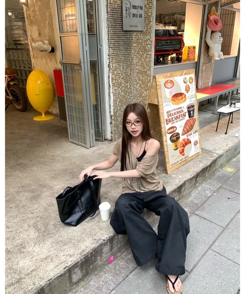 CHEER(チアー)の「クロススタッズ♪ 2WAY オフショル風 クロップド丈 Vネックトップス(Tシャツ/カットソー・レディース・カーキ/ホワイト・FREE)」の18枚目の写真