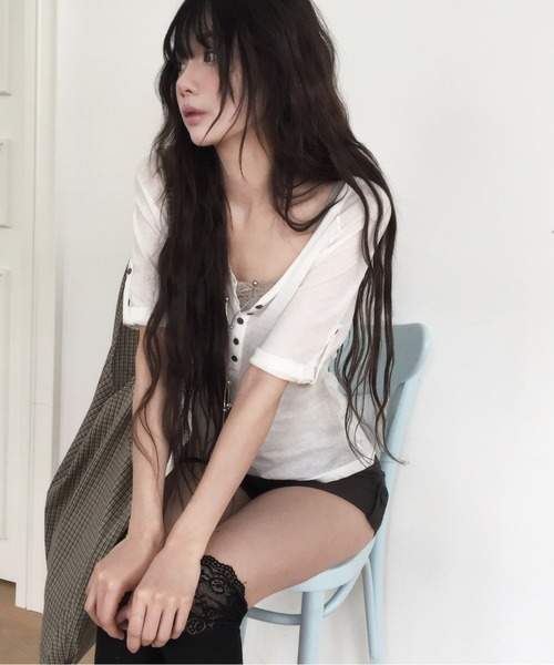 modimood(モディムード)の「ワイドヘンリーネックロールスリーブTシャツ(Tシャツ/カットソー・レディース・アイボリー/バーガンディー/チャコール・FREE)」の1枚目の写真