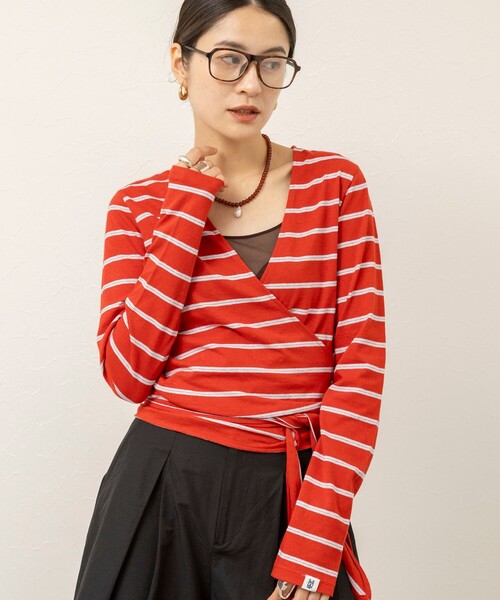 MAQWEL(マクウェル)の「【MAQWEL/マクウェル】コットンカシュクールカーディガン(Tシャツ/カットソー・レディース・アイボリー/レッド/チャコールグレー・FREE)」の3枚目の写真