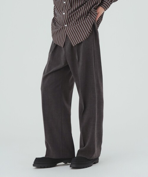 BEAMS HEART(ビームスハート)の「メランジ 2タック ワイドスラックス(スラックス・メンズ・チャコールグレー/ブラウン・MEDIUM/LARGE/SMALL)」の2枚目の写真
