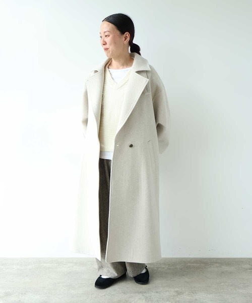yuni(ユニ )の「Wool Hand Embroidery Vest(ベスト・レディース・オフホワイト/チャコールグレー・FREE)」の22枚目の写真
