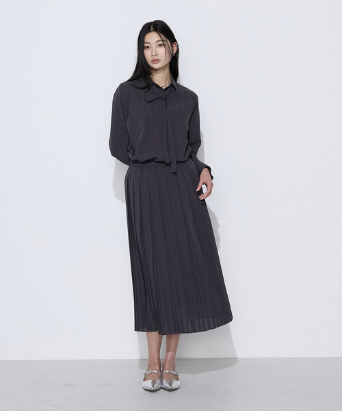 COMME CA(コムサ)の「〔 TALLサイズ 〕 フィネスボイル プリーツスカート(スカート・レディース・チャコール/サックスブルー・15号/13号)」の6枚目の写真