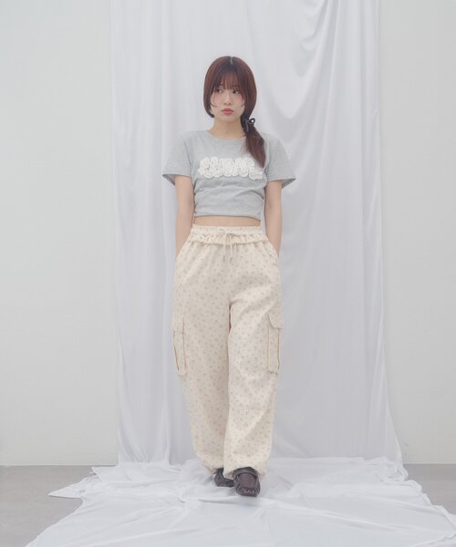 DISCOAT（ディスコート）の「【umm./WEB限定】花柄カーゴパンツ（その他パンツ・レディース・アイボリー・FREE）」の19枚目の写真