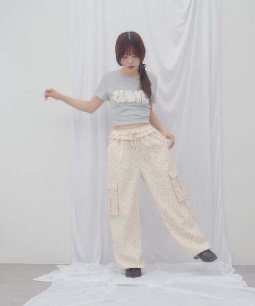 DISCOAT（ディスコート）の「【umm./WEB限定】花柄カーゴパンツ（その他パンツ・レディース・アイボリー・FREE）」の9枚目の写真