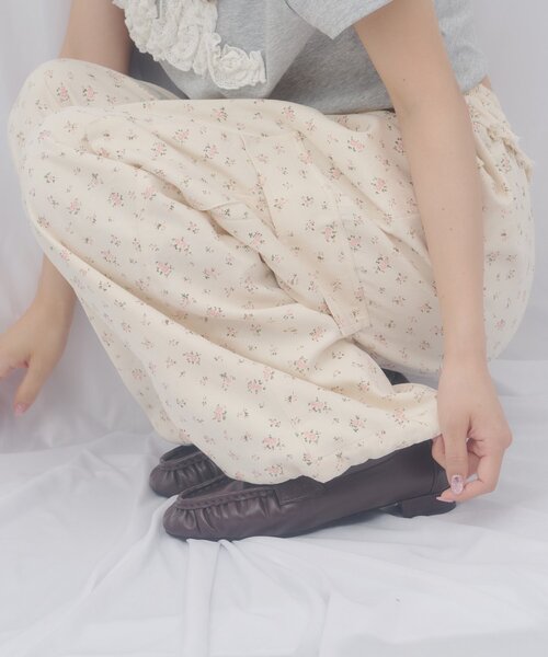 DISCOAT（ディスコート）の「【umm./WEB限定】花柄カーゴパンツ（その他パンツ・レディース・アイボリー・FREE）」の6枚目の写真