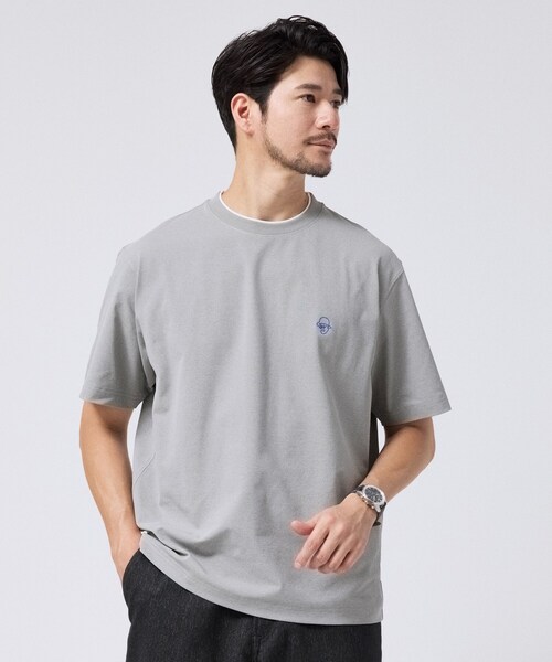 TAKEO KIKUCHI（タケオキクチ）の「【汗染み軽減/接触冷感】フェイクレイヤード ワンポイント刺繍Ｔシャツ（Tシャツ/カットソー・メンズ・ターコイズブルー系/レンガ/こしょう色系/ホワイト/ブラック/ライトグレー・02/03/04）」の3枚目の写真