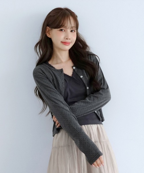 by muni:r(バイ ムニール)の「ドット ソフトボタン カーディガン/2026 AW COLLECTION(Tシャツ/カットソー・レディース・ブラック/アイボリー/チャコール・FREE)」の20枚目の写真