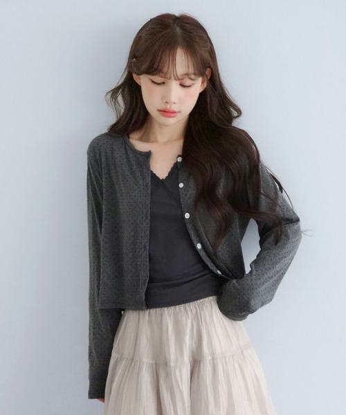 by muni:r(バイ ムニール)の「ドット ソフトボタン カーディガン/2026 AW COLLECTION(Tシャツ/カットソー・レディース・ブラック/アイボリー/チャコール・FREE)」の17枚目の写真