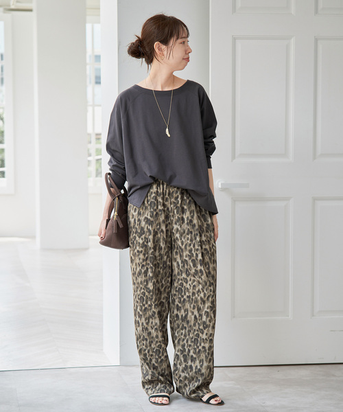Spick & Span(スピックアンドスパン)の「《WEB限定 / 追加》レオパードプリントイージーパンツ(その他パンツ・レディース・その他4・36/38)」の2枚目の写真