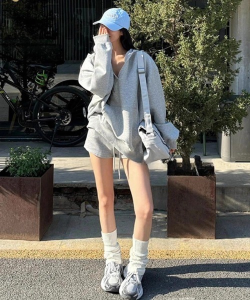 Ressaca（レサーカ）の「スウェットパーカー＆ショートパンツ セットアップ（セットアップ・レディース・ネイビー/グレー・M）」の6枚目の写真