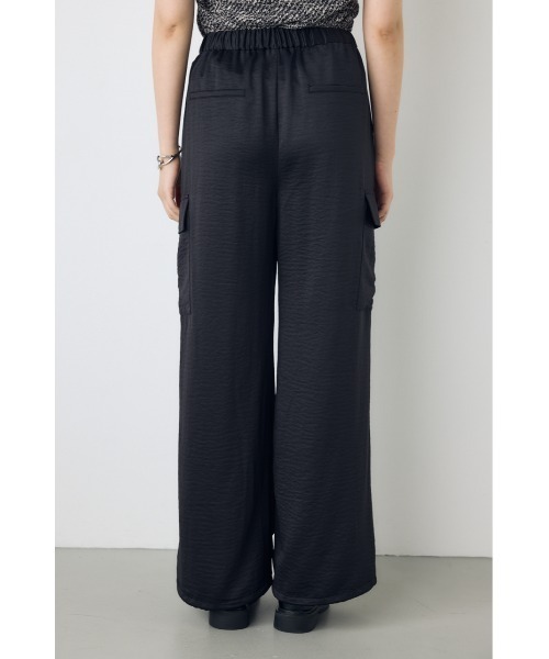 AZUL by moussy(アズールバイマウジー)の「【身長/骨格別着用画像あり】サテンワイドカーゴパンツ 春服 夏服 秋服 Y2K(カーゴパンツ・レディース・ベージュ/ブラック・MEDIUM/SMALL)」の19枚目の写真