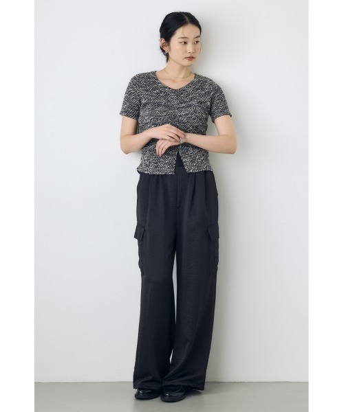 AZUL by moussy(アズールバイマウジー)の「【身長/骨格別着用画像あり】サテンワイドカーゴパンツ 春服 夏服 秋服 Y2K(カーゴパンツ・レディース・ベージュ/ブラック・MEDIUM/SMALL)」の15枚目の写真