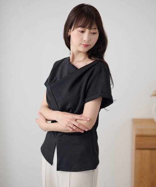 DAYRA(デイラ)の「タック ペプラム 裾スリット 半袖 トップス(Tシャツ/カットソー・レディース・ネイビー/ホワイト/ブラック・FREE)」の4枚目の写真