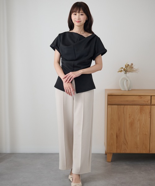 DAYRA(デイラ)の「タック ペプラム 裾スリット 半袖 トップス(Tシャツ/カットソー・レディース・ネイビー/ホワイト/ブラック・FREE)」の8枚目の写真
