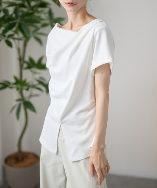 DAYRA(デイラ)の「タック ペプラム 裾スリット 半袖 トップス(Tシャツ/カットソー・レディース・ネイビー/ホワイト/ブラック・FREE)」の14枚目の写真