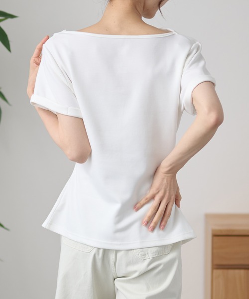 DAYRA(デイラ)の「タック ペプラム 裾スリット 半袖 トップス(Tシャツ/カットソー・レディース・ネイビー/ホワイト/ブラック・FREE)」の16枚目の写真
