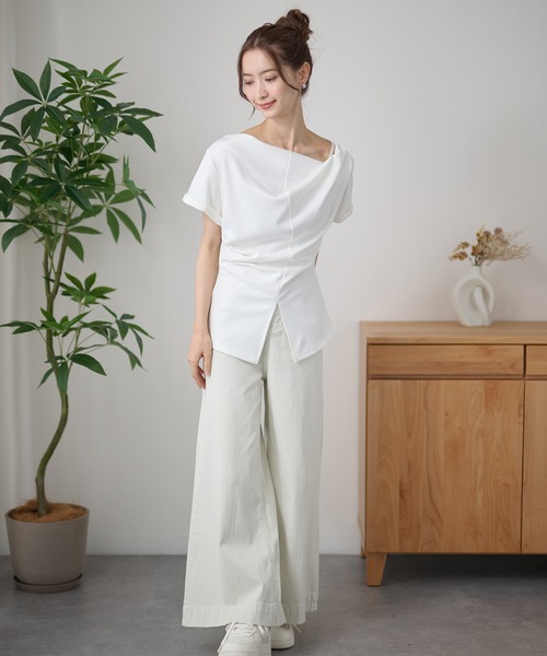 DAYRA(デイラ)の「タック ペプラム 裾スリット 半袖 トップス(Tシャツ/カットソー・レディース・ネイビー/ホワイト/ブラック・FREE)」の19枚目の写真