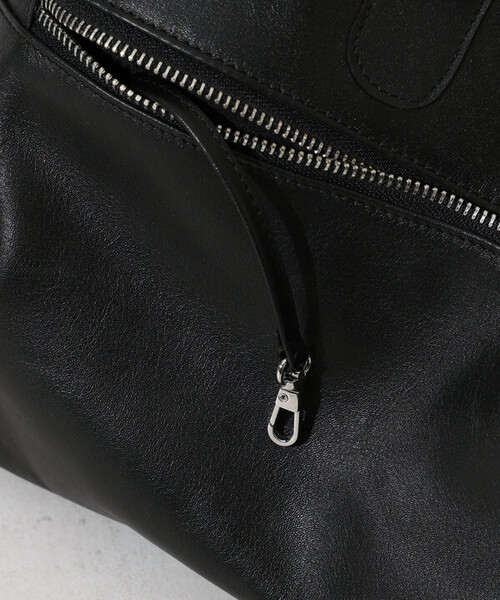 Firsthand(ファーストハンド)の「Firsthand/ファーストハンド Big Leather Boston bag【限定展開】 / レザーボストンバッグ / 牛革 / 撥水レザー / A4収納可能(ボストンバッグ・メンズ・ブラック・ONE SIZE)」の3枚目の写真